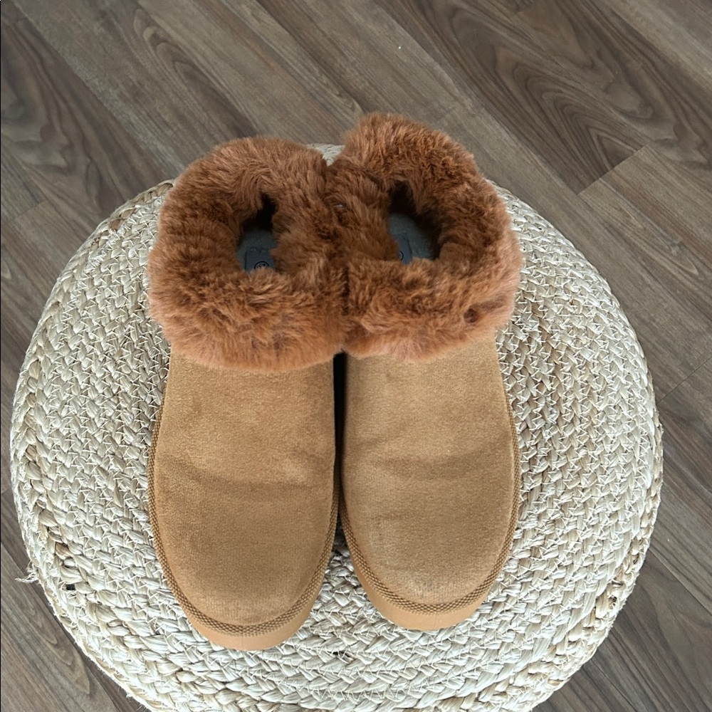 CAMEL FAUX FUR LINED MINI PLATFORM BOOTIE